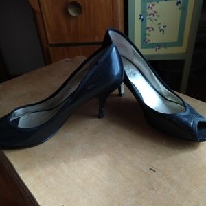 Black Guess Heels Size 6 1/2